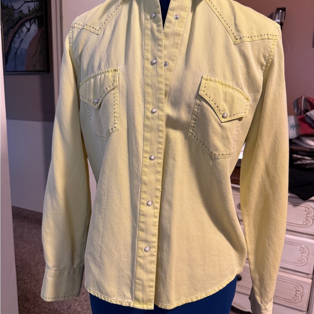 Chic Lemon Button Down Shirt for Women